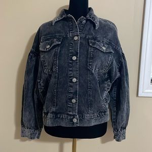 Forever 21 denim jacket. Sz-S Premium denim. Elastic along the back/bottom